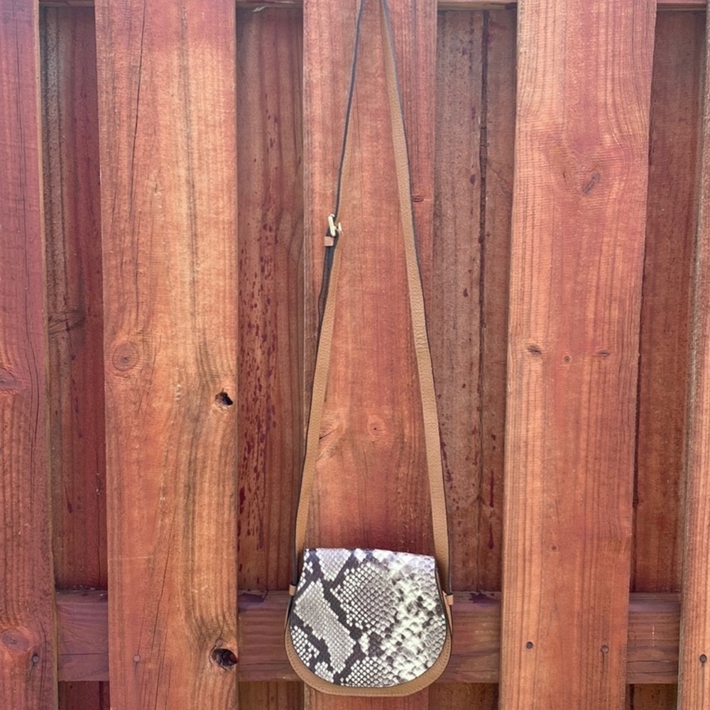 Gianni Chiarini Elegant Snakeskin Pattern Crossbody Bag